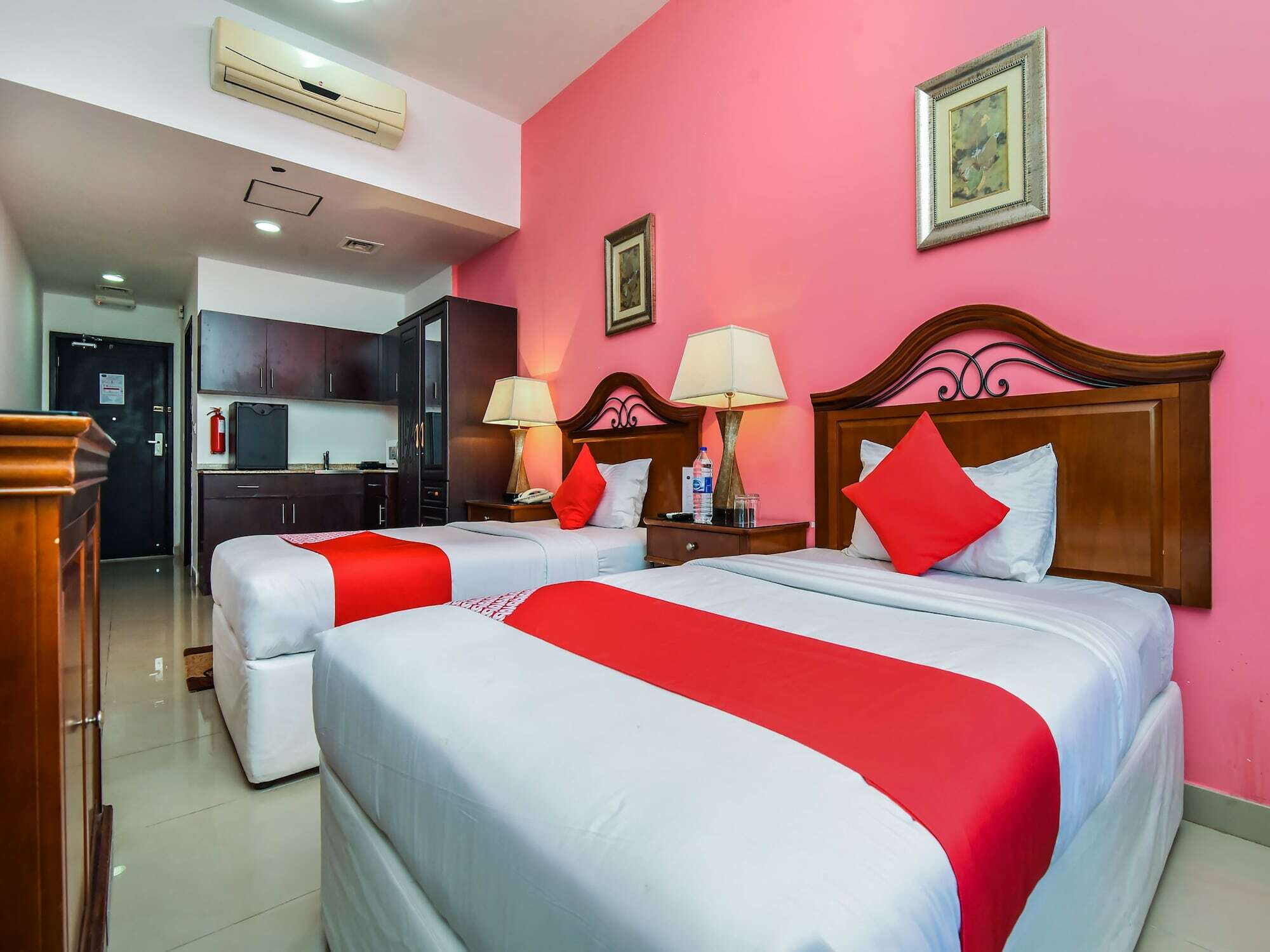Oyo 138 Empire Hotel Apartments Dubai Buitenkant foto